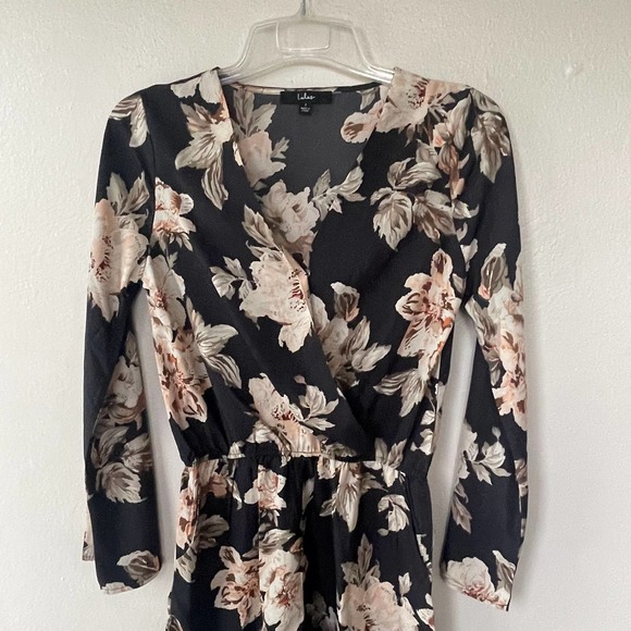 Lulu’s Floral Romper size S - Picture 5 of 14